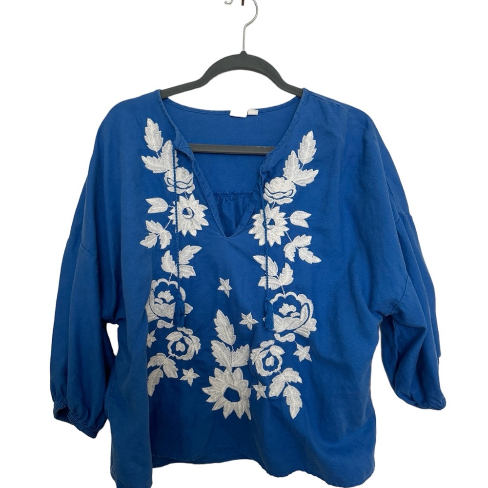 Gap embroidered top size L
